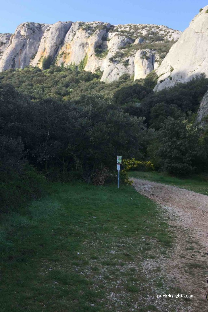 () Unzué - Unnamed Road — foto