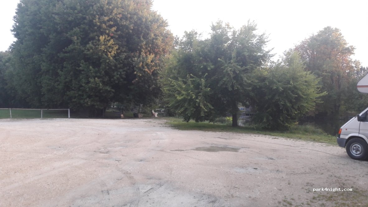 (18120) Lury-sur-Arnon - D68 — foto