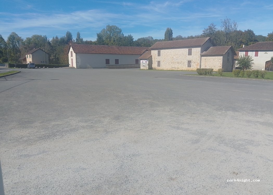 (24300) Saint-Martial-de-Valette - Rue du Moulin Grolhier — foto