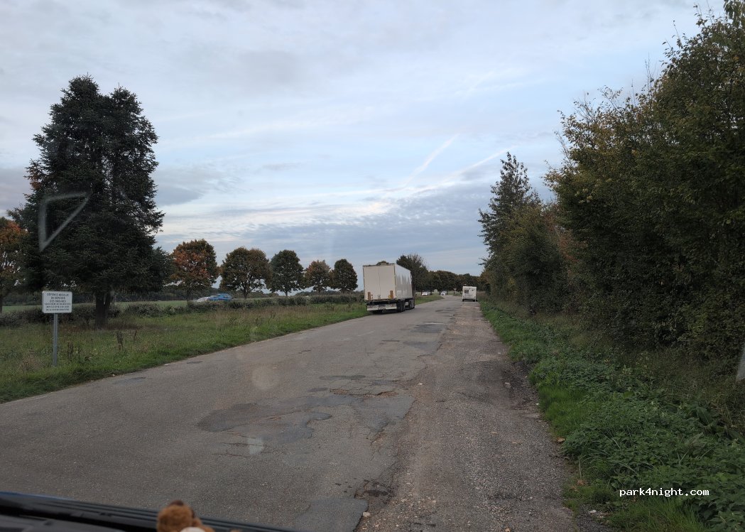 (27950) Saint-Marcel - D181 — foto