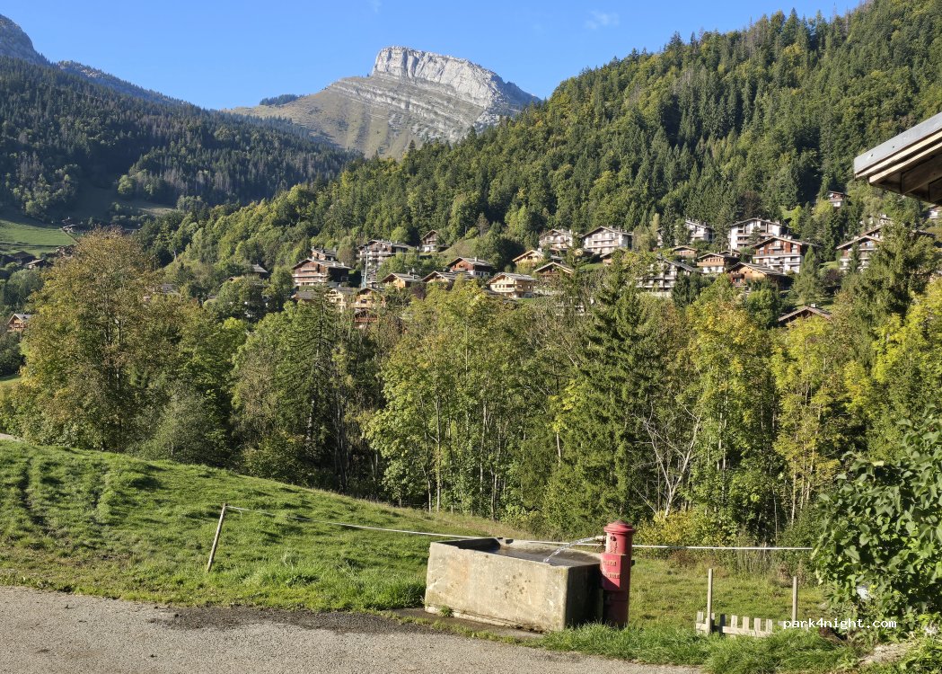 (74450) Le Grand-Bornand - Route de la Broderie — foto