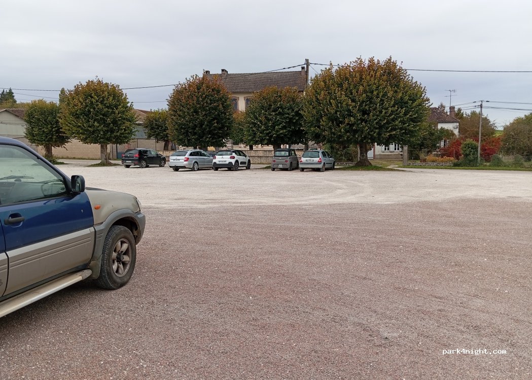 (89110) Poilly-sur-Tholon - Chemin des Petits Prés — foto