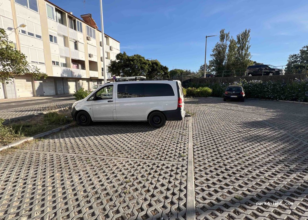 (2765-517) São João do Estoril - R. António Ventura — foto 3