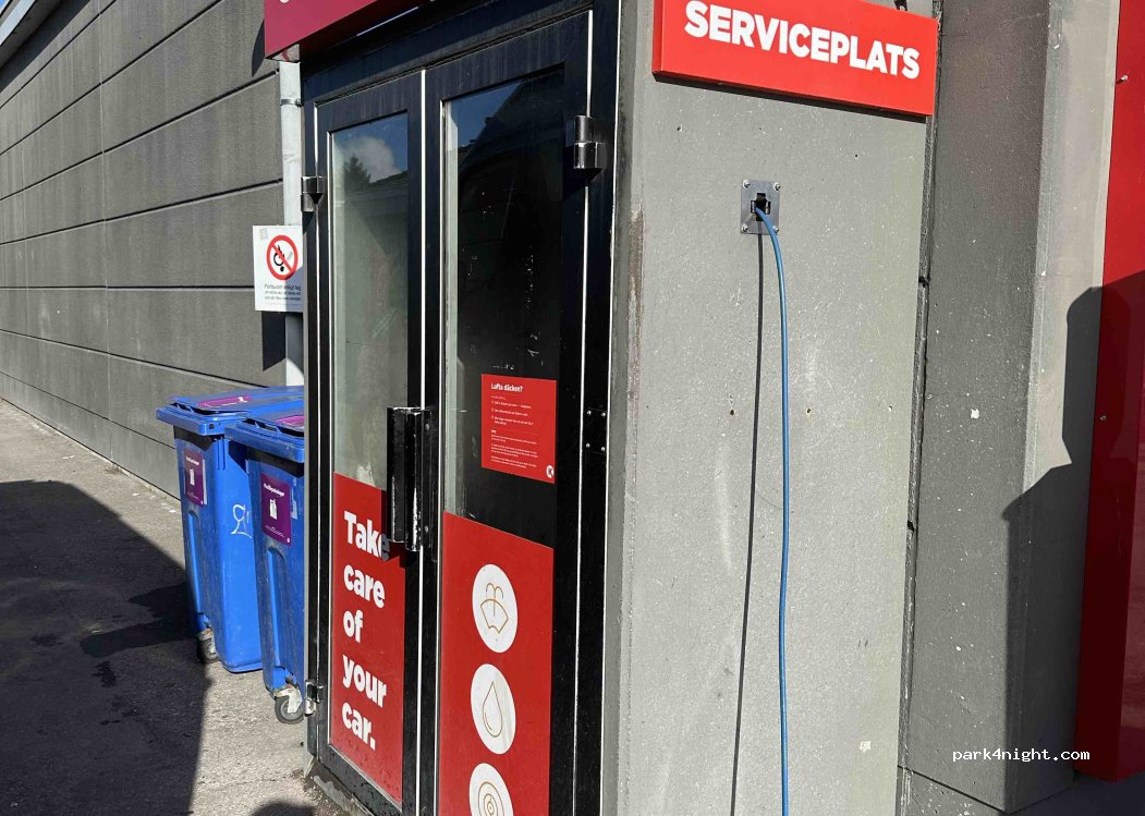 (745 37) Enköping - Malmagatan — foto