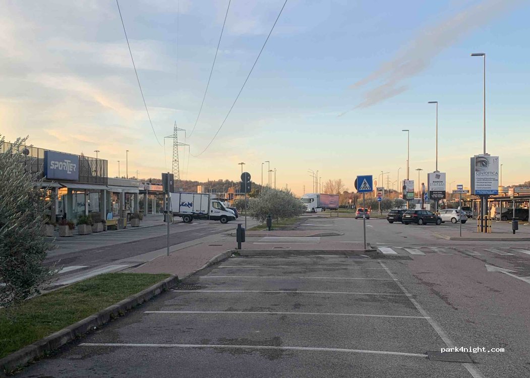 (37100) Affi - Via Giovanni Pascoli — foto