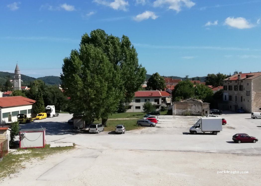 (52000) Pazin - 4 Ulica 43. istarske divizije — foto