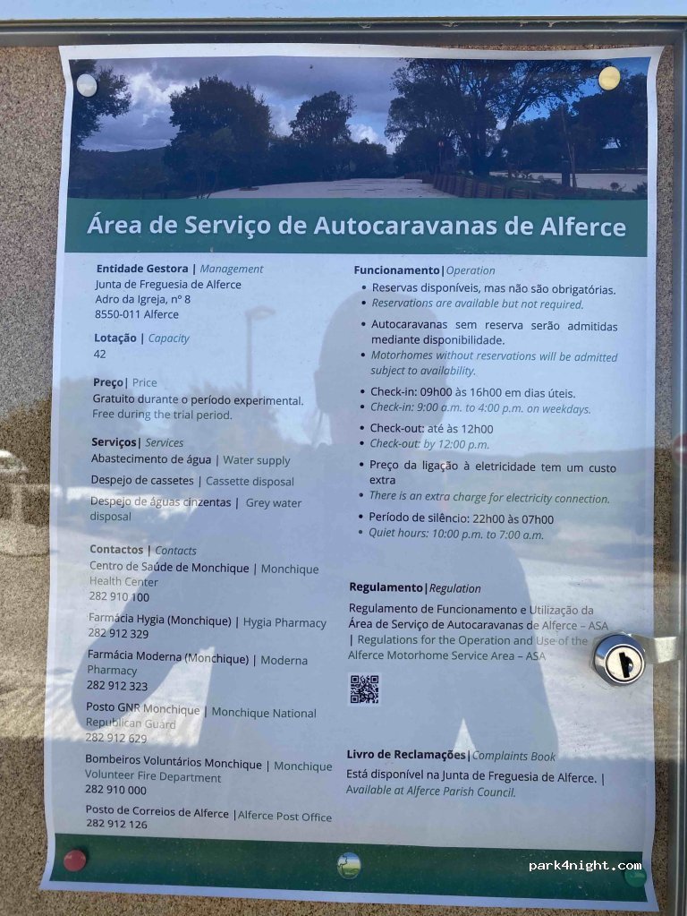 Área de Serviço Autocaravanas, Alferce — foto