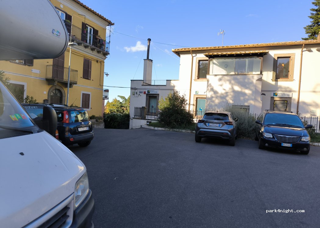 (01100) Viterbo - Piazza Guglielmo Oberdan — foto