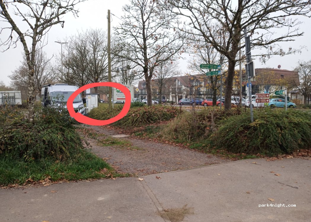 Wohnmobilstellplatz am Seeufer Losheim — foto 4