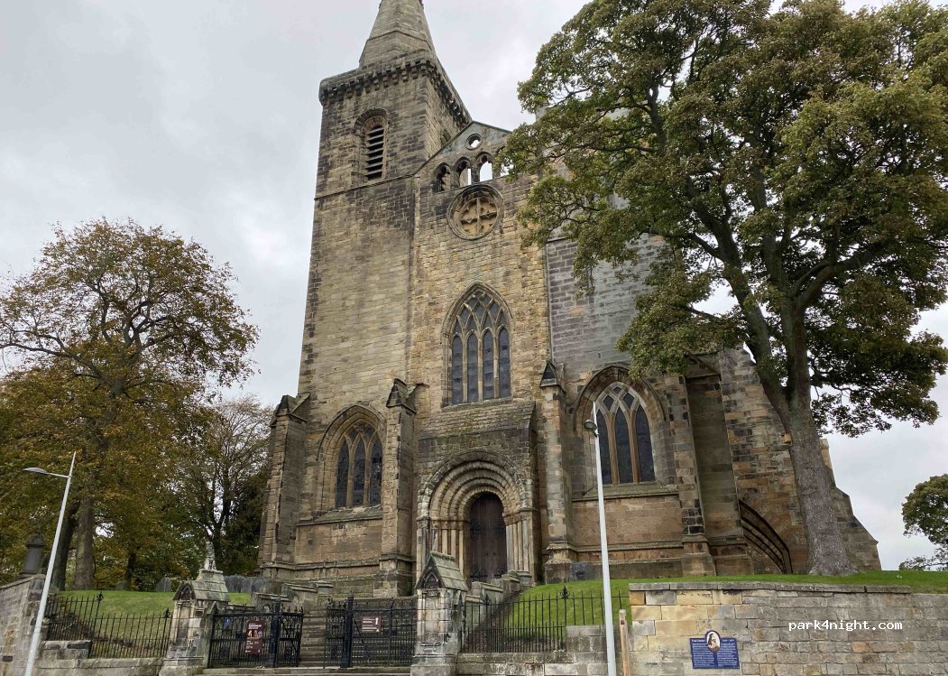 (KY12 7NH) Dunfermline - St Catherine's Wynd — foto