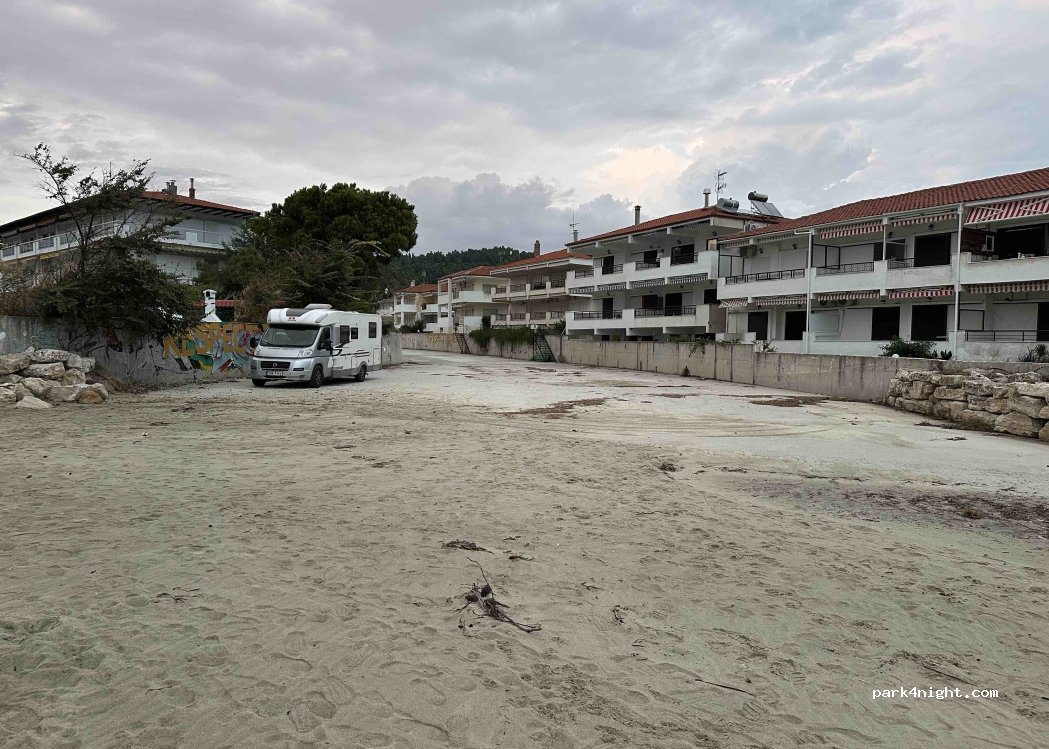 (63077) Skala Fourkas - Unnamed Road — foto