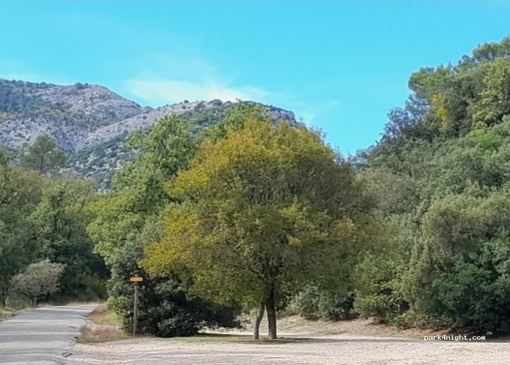 (13126) Vauvenargues - D 10 — foto