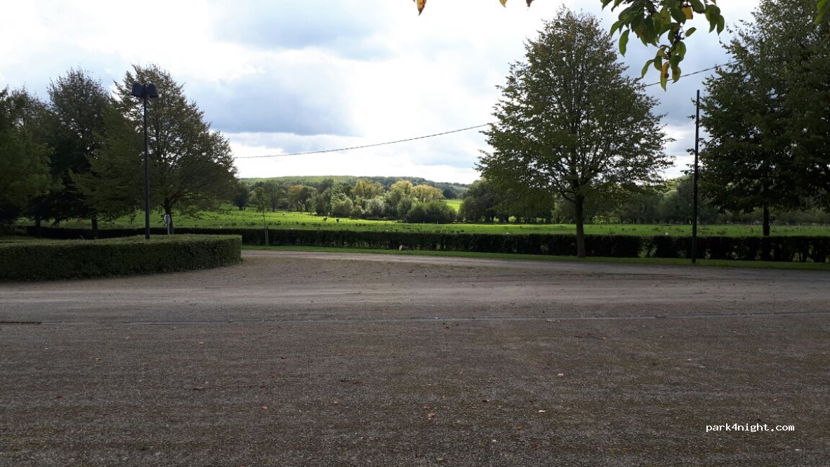(7180) Seneffe - Parking Domaine de seneffe — foto 2