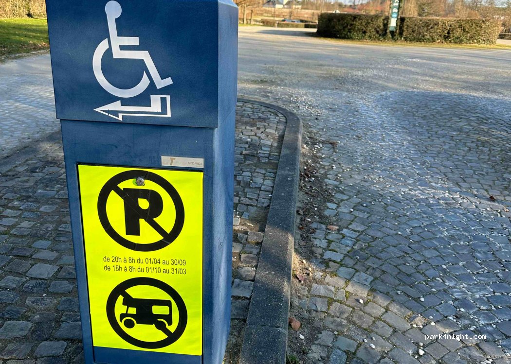 (7180) Seneffe - Parking Domaine de seneffe — foto 3