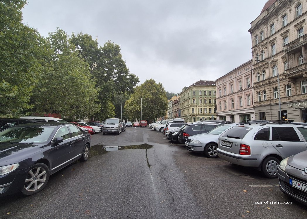 (186 00) Prague - Karlínské náměstí — foto 2