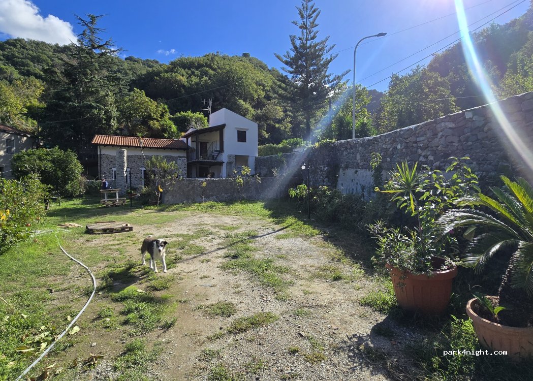 In Villa Antico borgo siciliano — foto