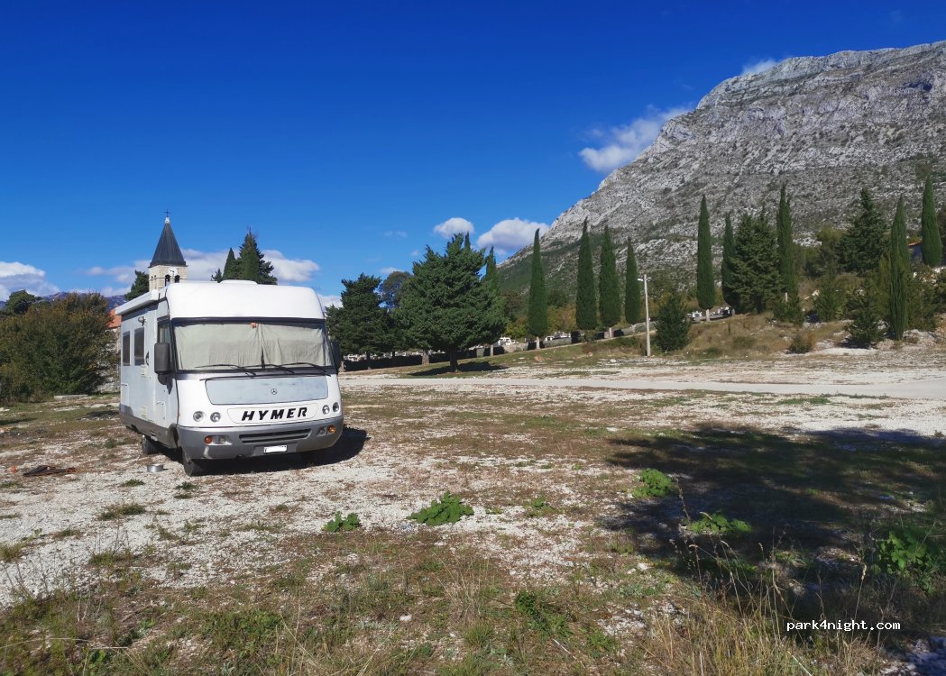 (21275) Zavojane - Unnamed Road — foto