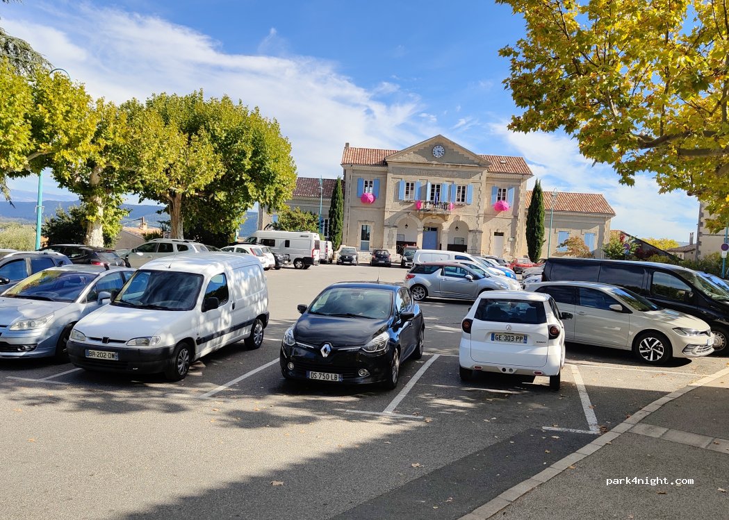 (04130) Volx - Place des Félibres — foto 3