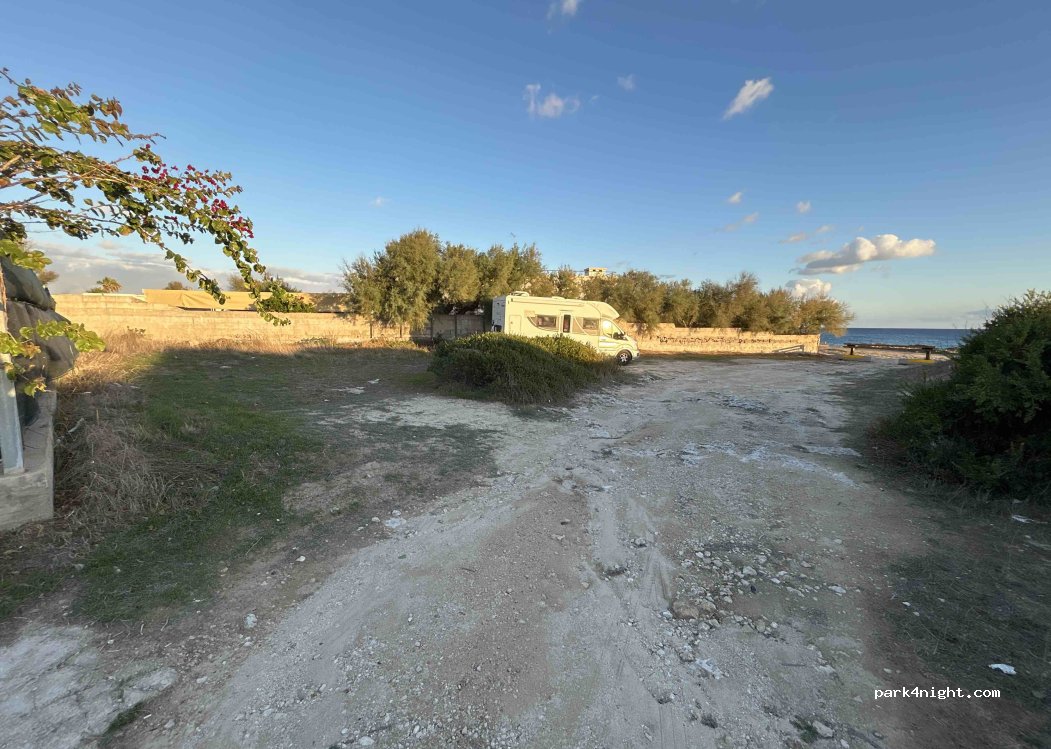 (73010) Torre Castiglione - Via Flumendosa — foto