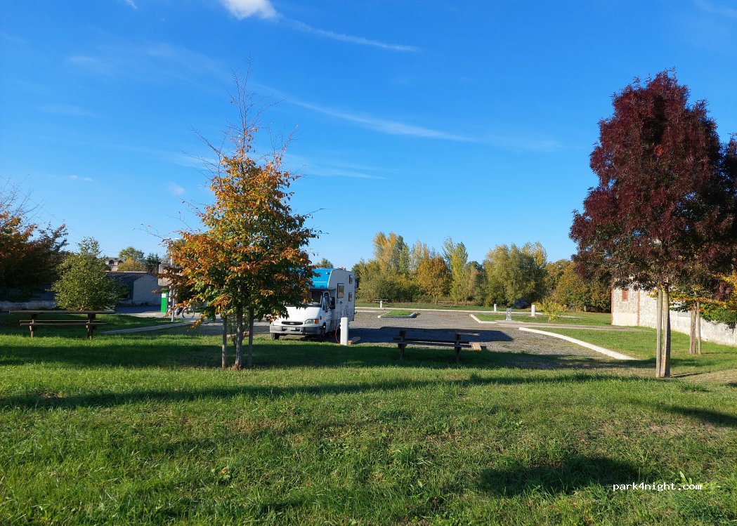 (37520) Saint-Genouph - Rue de l'Auberdière — foto 2