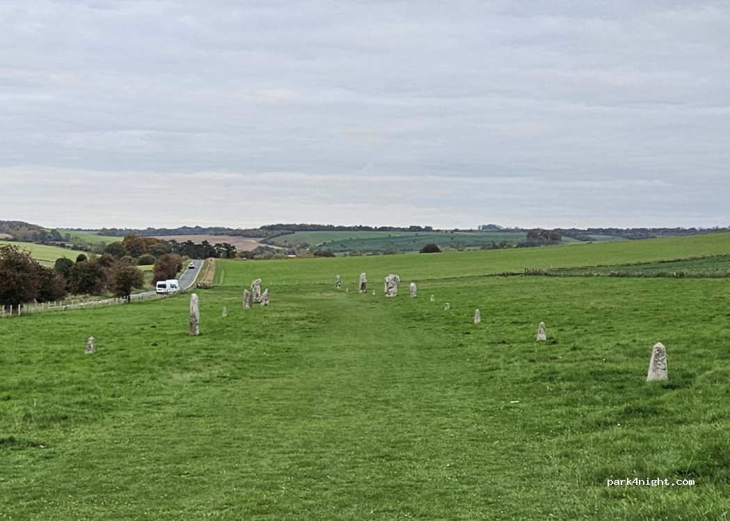 (SN8 1RH) Avebury - B4003 — foto