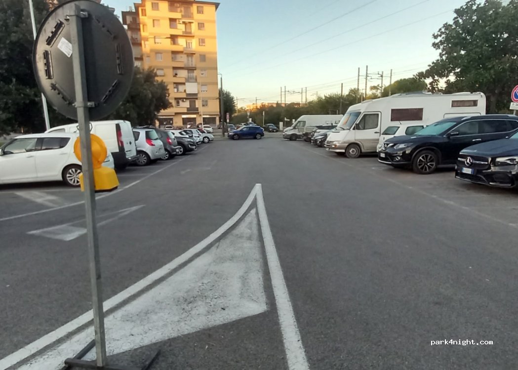 (50127) Florence - Via Garfagnana — foto