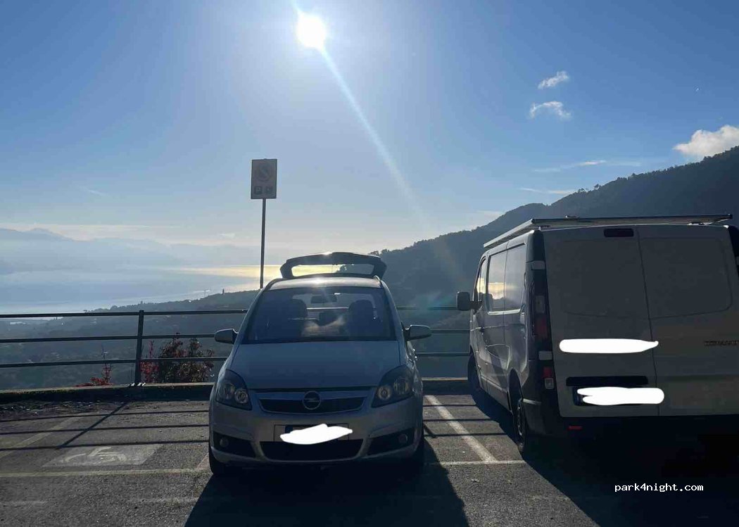 (16032) Santa Margherita Ligure - Unnamed Road — foto