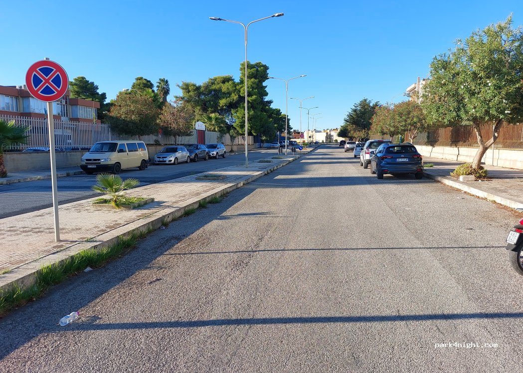 (96011) Avola - Via Salvo D'Acquisto — foto