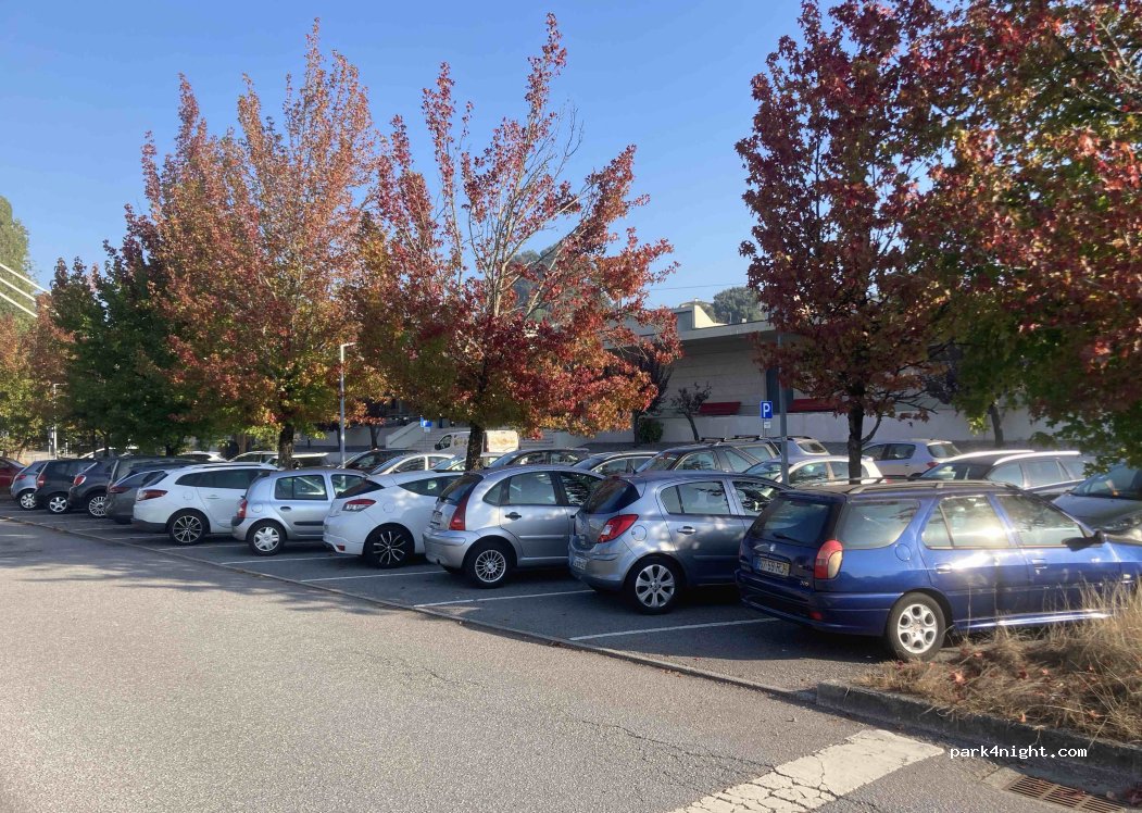 (4780-373) Santo Tirso, Couto (Santa Cristina e S - Rua do Dr. Oliveira Salazar — foto 2