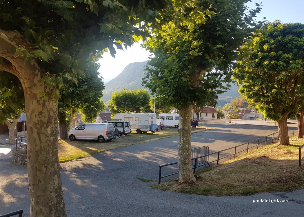 (09400) Tarascon-sur-Ariège - 5 Esplanade de la Libération — foto 4