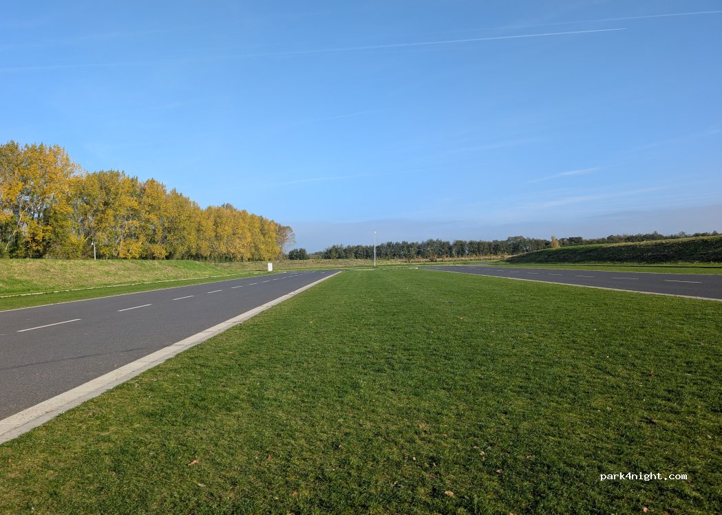 (W23K5D0) St. Catherine's Park - — foto 2