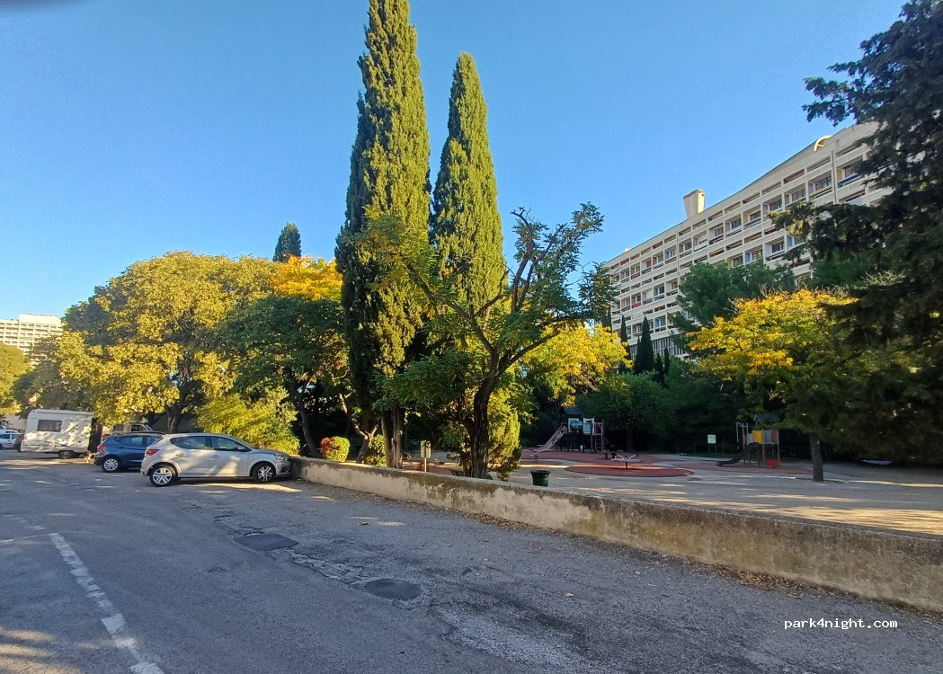 (13008) Marseille - Rue Georges Moreau — foto