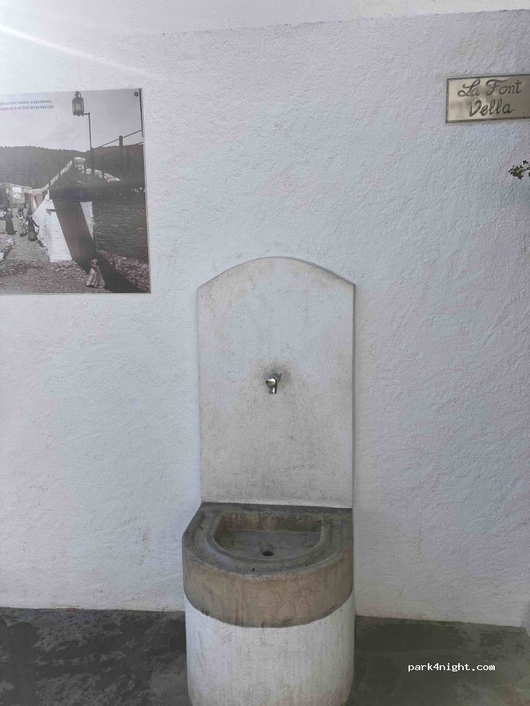 (17488) Cadaqués - Carrer de la Font Vella — foto