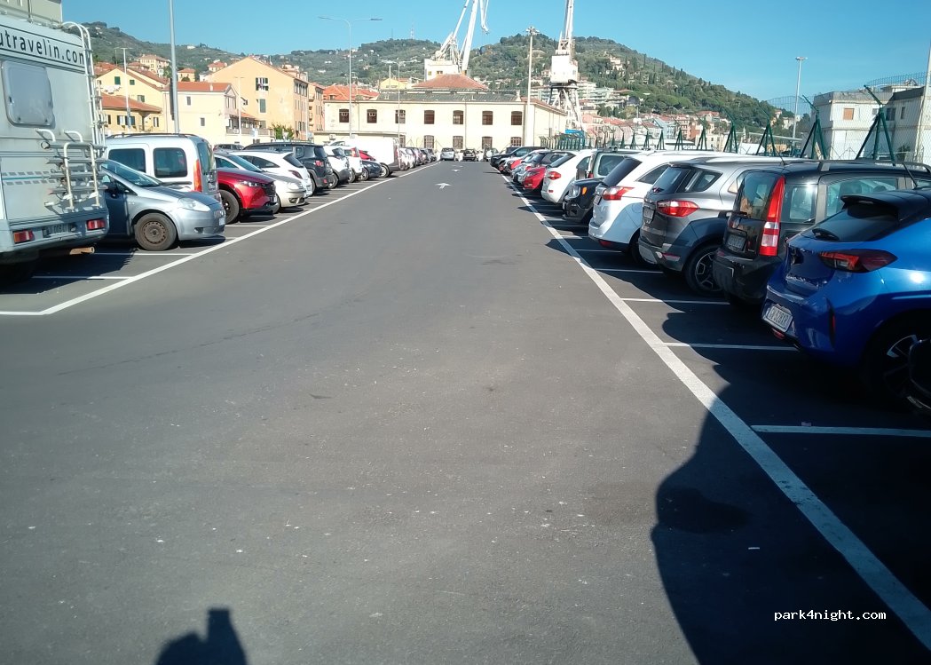 (18100) Imperia - Via Tommaso Schiva — foto