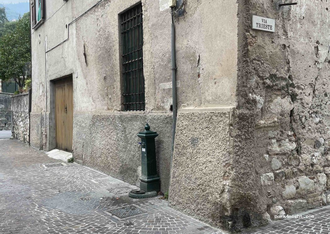 (25084) Gargnano - Via Trieste — foto