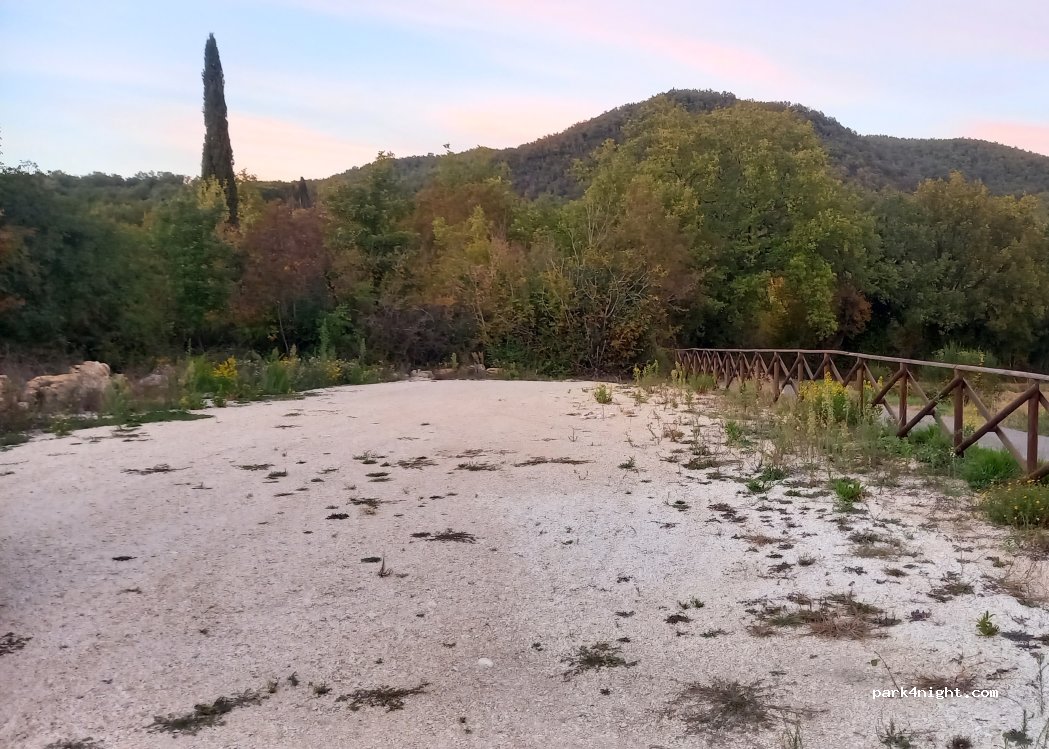 (06059) Todi - Unnamed Road — foto