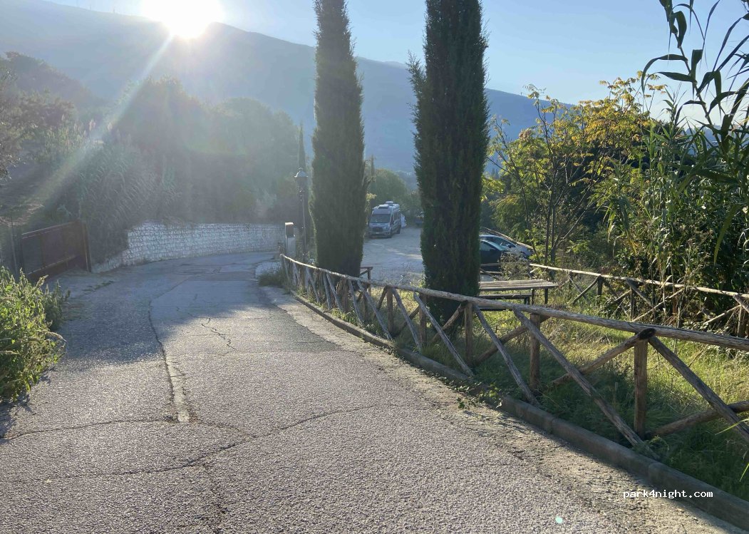 (06039) Trevi - Via Piaggia Nuova — foto 2