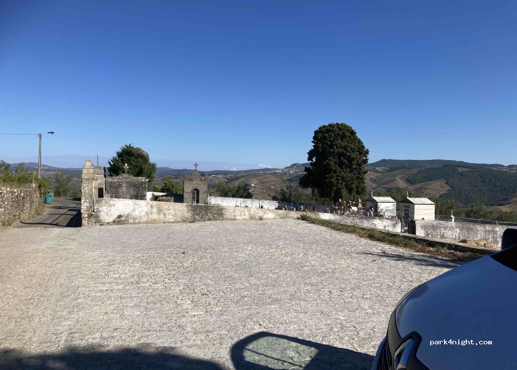 (5085-245) Celeirós - R. da Portela — foto 2