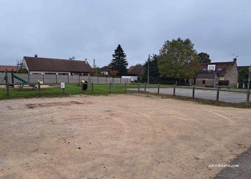 (71390) Messey-sur-Grosne - Place de la Tonne — foto