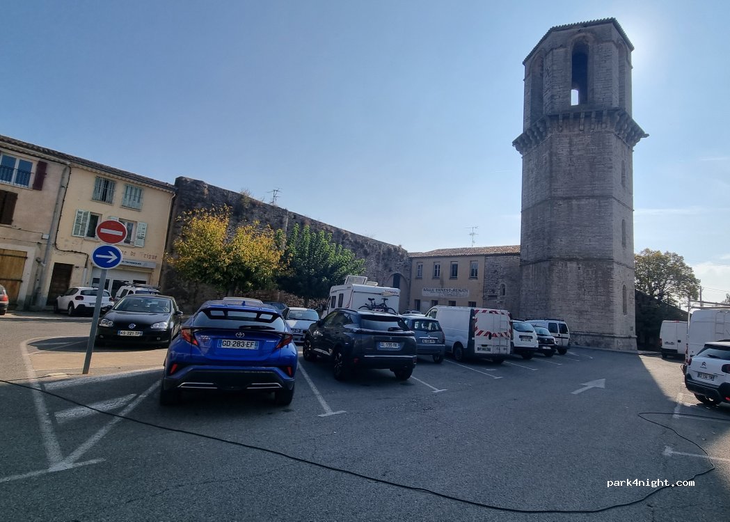 (83340) Le Luc - Place Louis Pasteur — foto 3