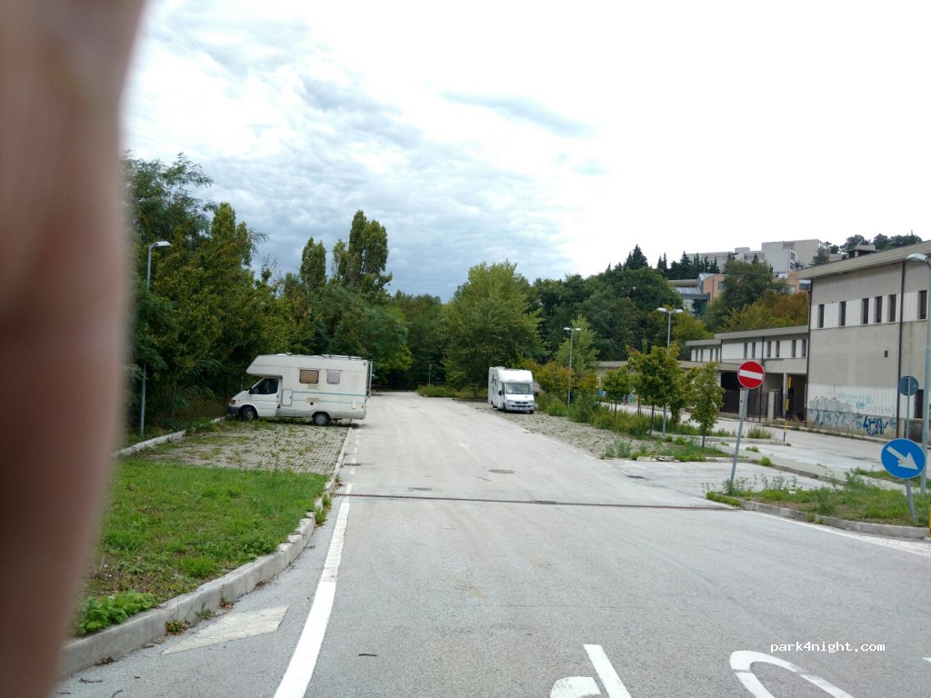 (61029) Urbino - Viale Pablo Neruda — foto