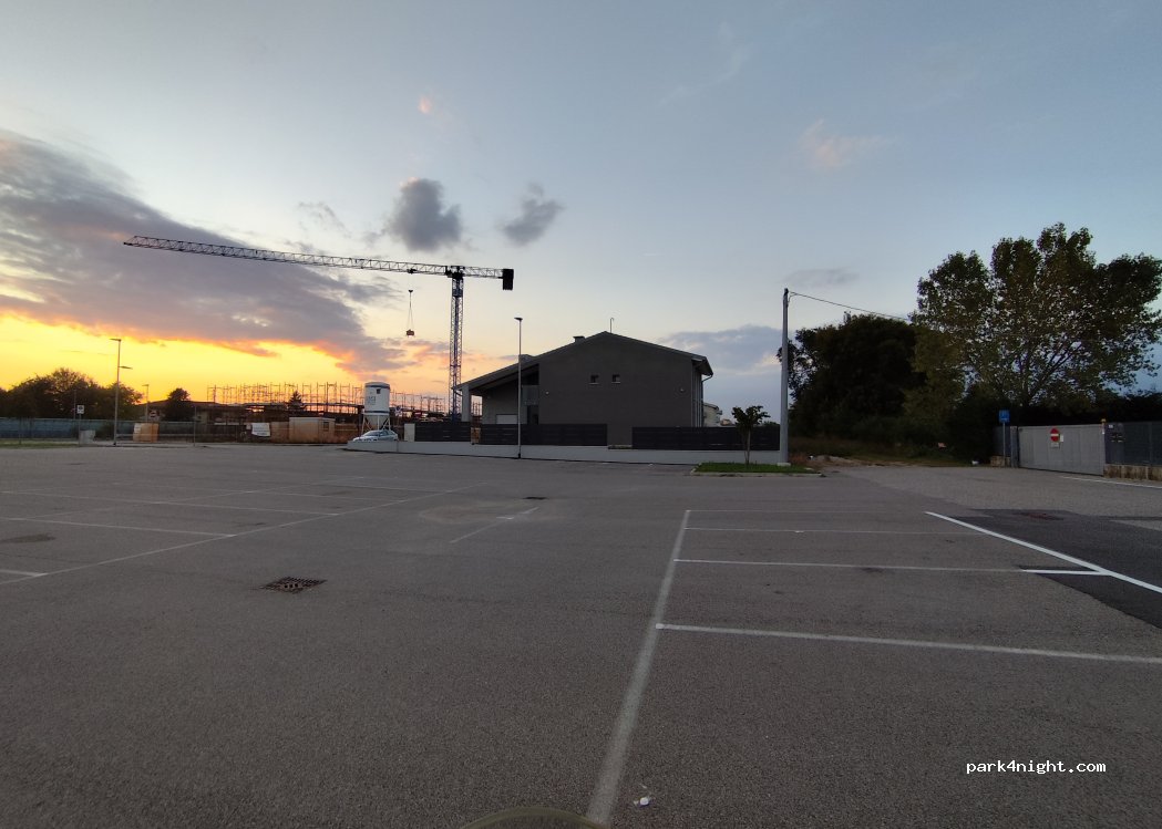 (37057) San Giovanni Lupatoto - Via Palustrella — foto