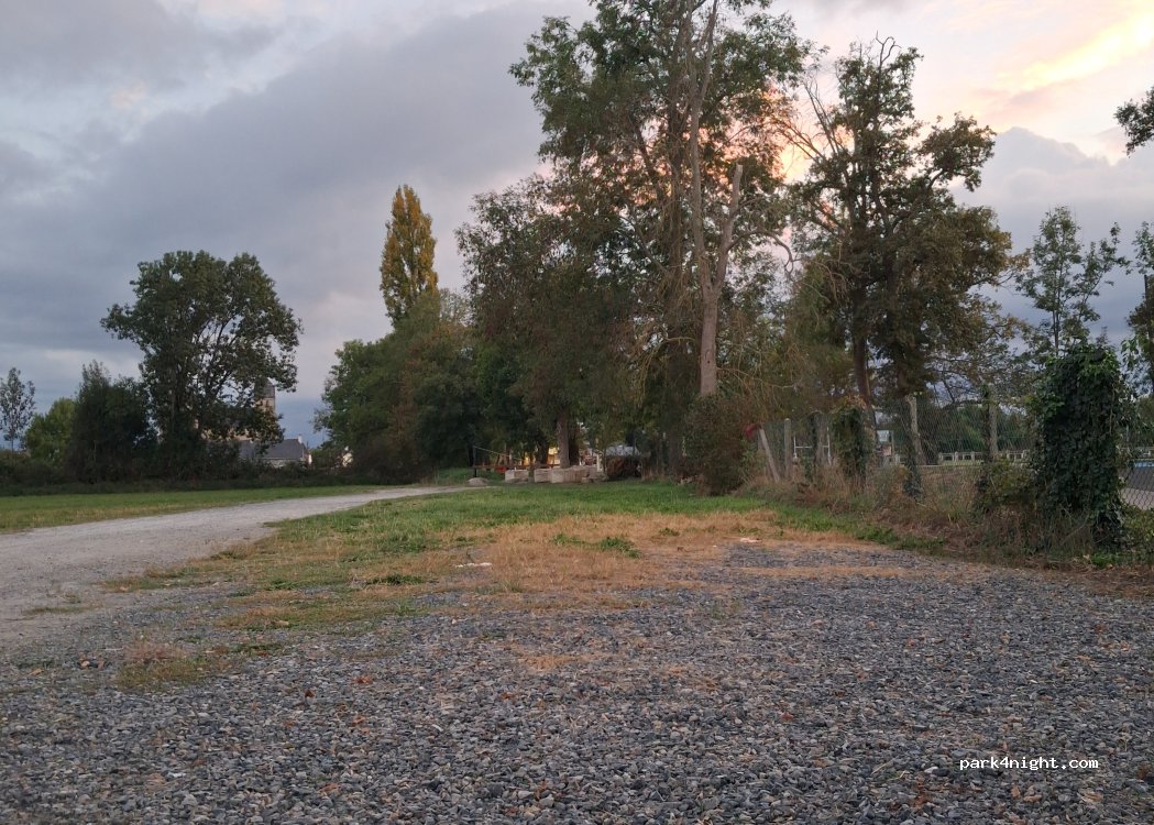 (65420) Ibos - Chemin de la Bianave — foto
