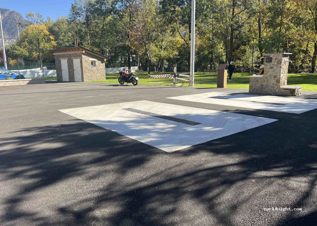 (AD500) Andorra la Vella - Cami riu Valira — foto 3
