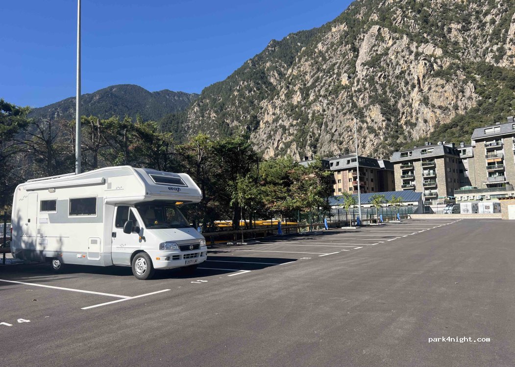 (AD500) Andorra la Vella - Cami riu Valira — foto 4
