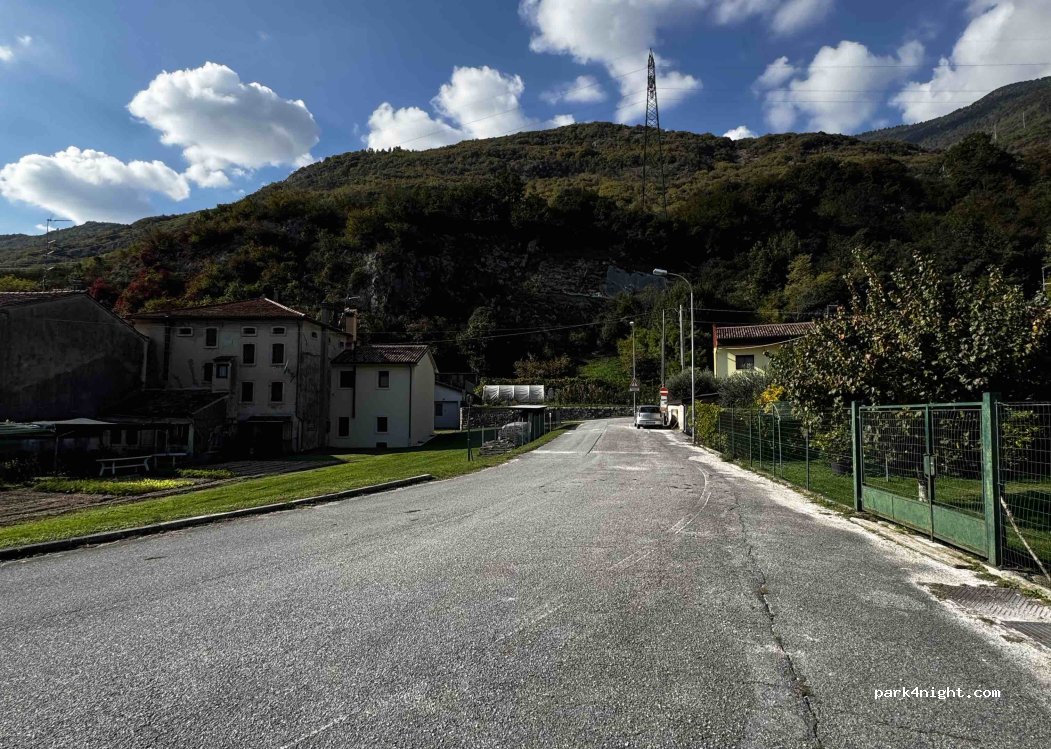 (31029) Vittorio Veneto - Via Savassa Alta — foto 2