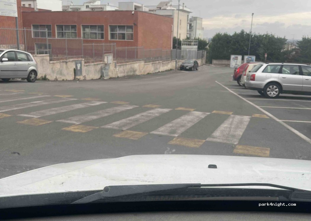 (72013) Ceglie Messapica - Largo Caduti di Piazza della Loggia — foto 3