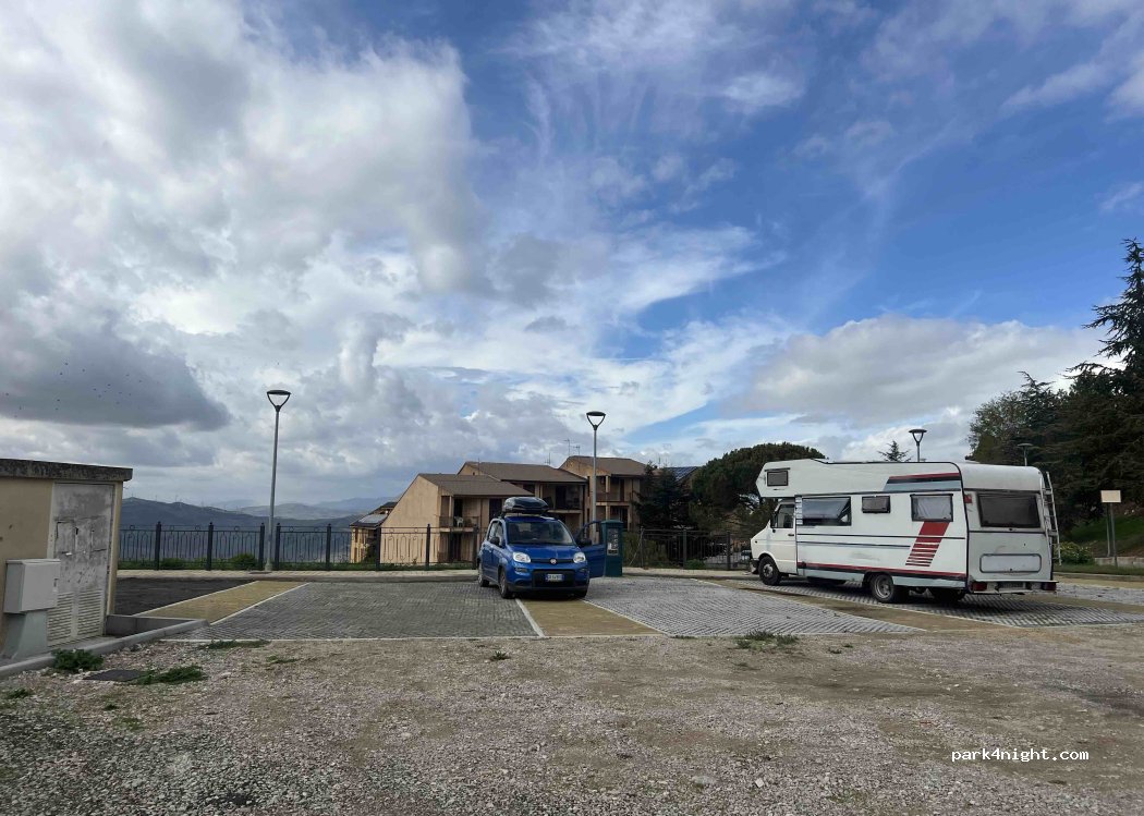 (90028) Polizzi Generosa - Via S. Pietro — foto 2