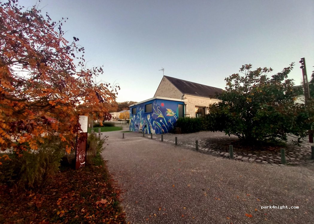 (37170) Chambray-lès-Tours - Allée des Tilleuls — foto