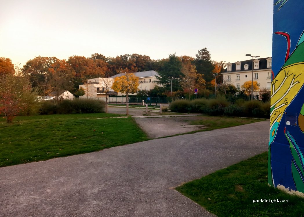 (37170) Chambray-lès-Tours - Allée des Tilleuls — foto 2